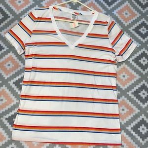 Victoria’s Secret PINK Large V-neck Tee 🌈